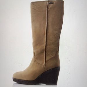⚡️EMU Australia Heighton Hi knee wedge boots⚡️
